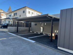 屋根付き駐車場
